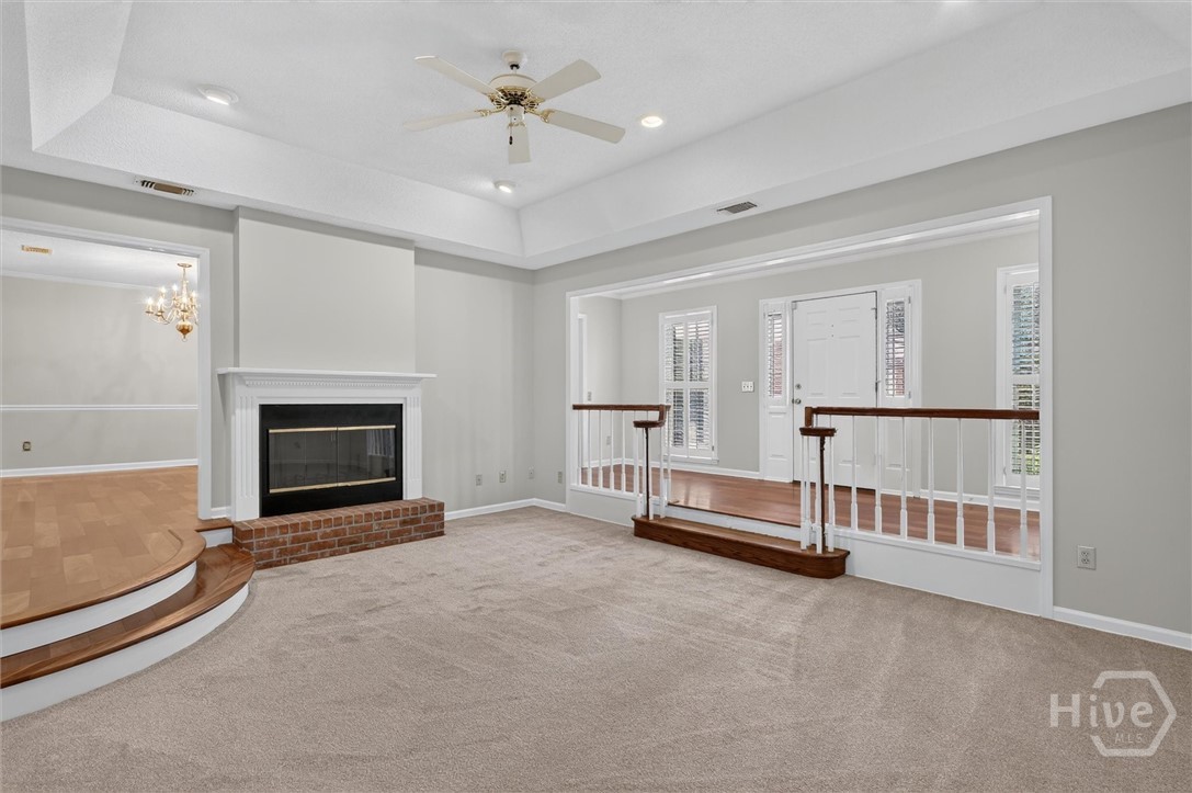 303 Royal Crest Court Property Photo 9