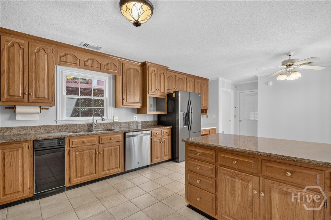 303 Royal Crest Court Property Photo 13