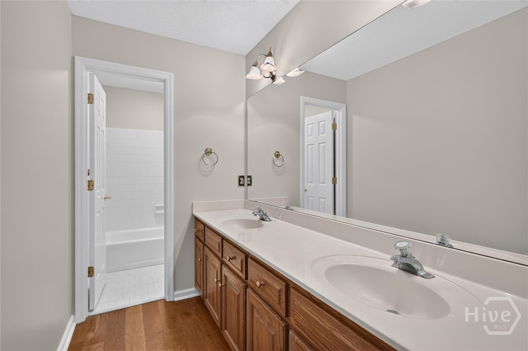 303 Royal Crest Court Property Photo 21