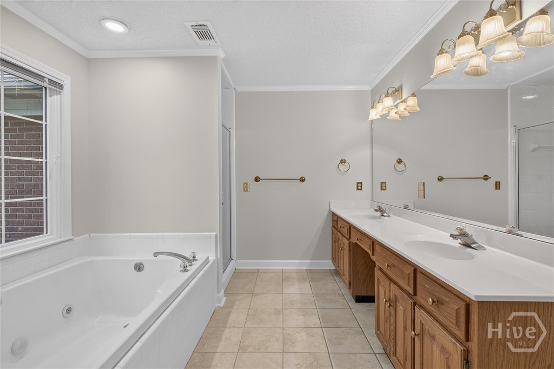 303 Royal Crest Court Property Photo 27