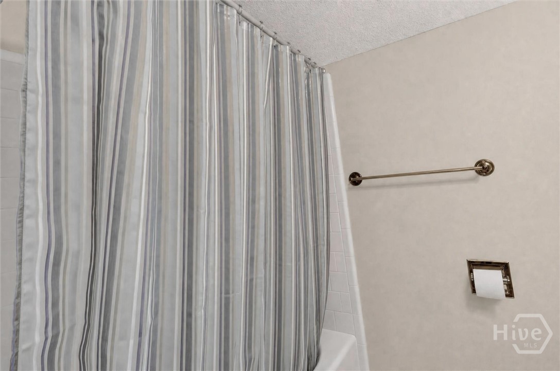 303 Royal Crest Court Property Photo 32