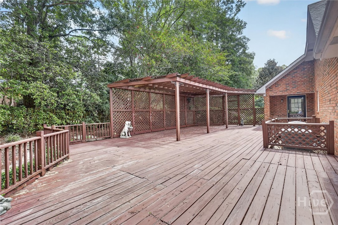 303 Royal Crest Court Property Photo 36