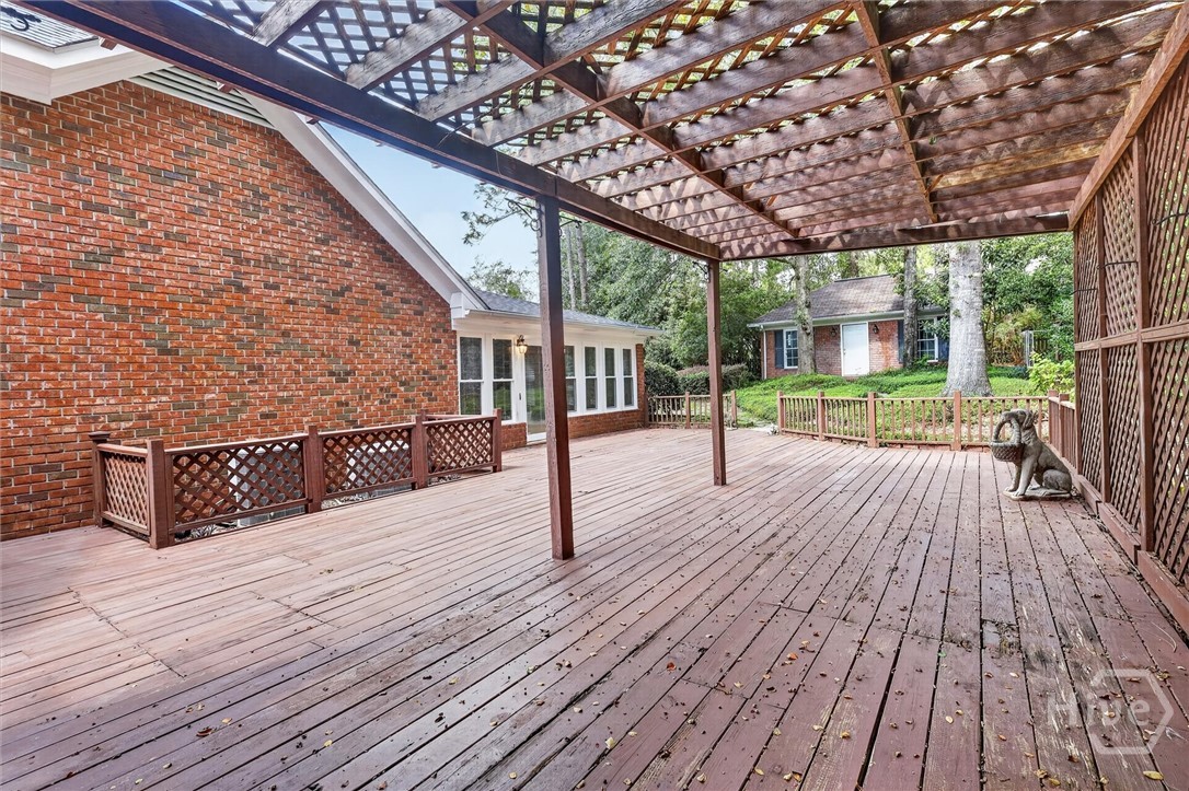 303 Royal Crest Court Property Photo 38