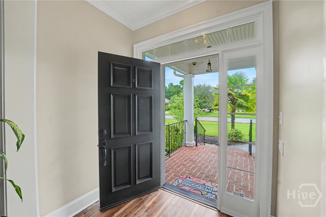 24 Oakcrest Drive E Property Photo 9