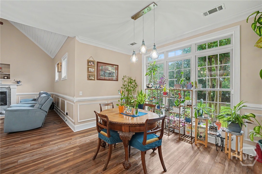 24 Oakcrest Drive E Property Photo 22
