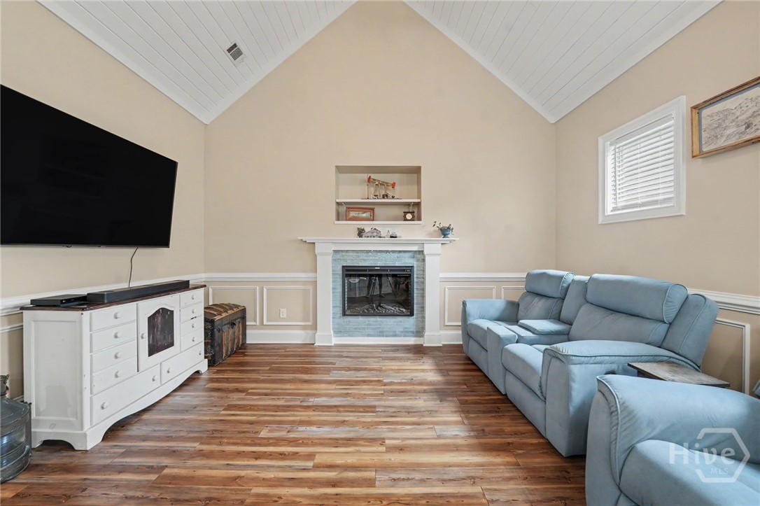24 Oakcrest Drive E Property Photo 27