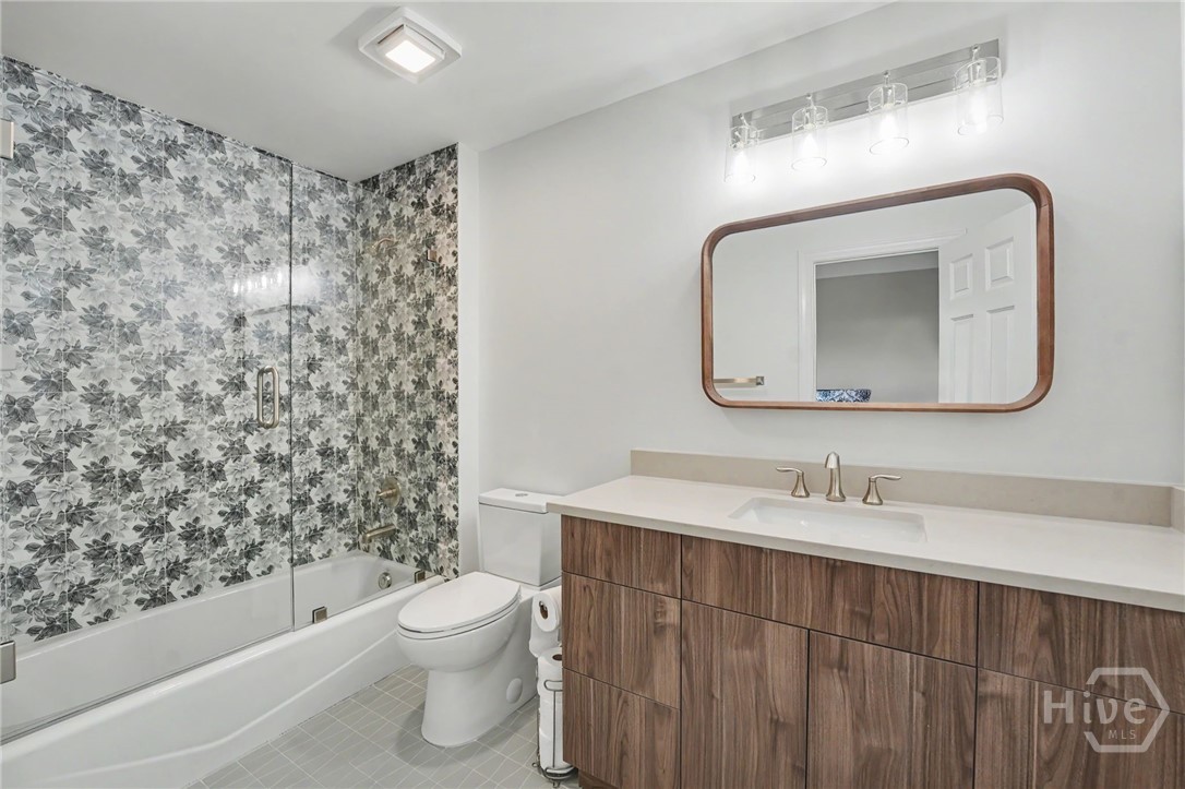 24 Oakcrest Drive E Property Photo 54