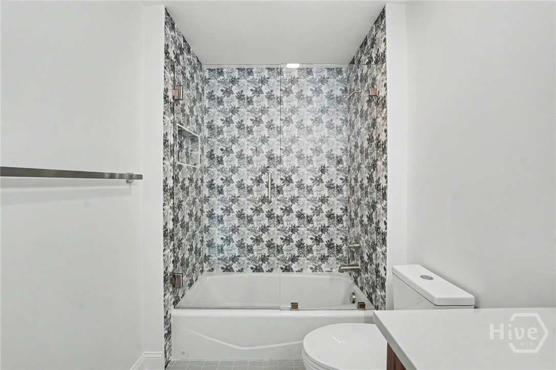 24 Oakcrest Drive E Property Photo 55