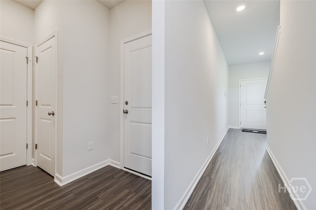 9 Towne Park Court Property Photo 6