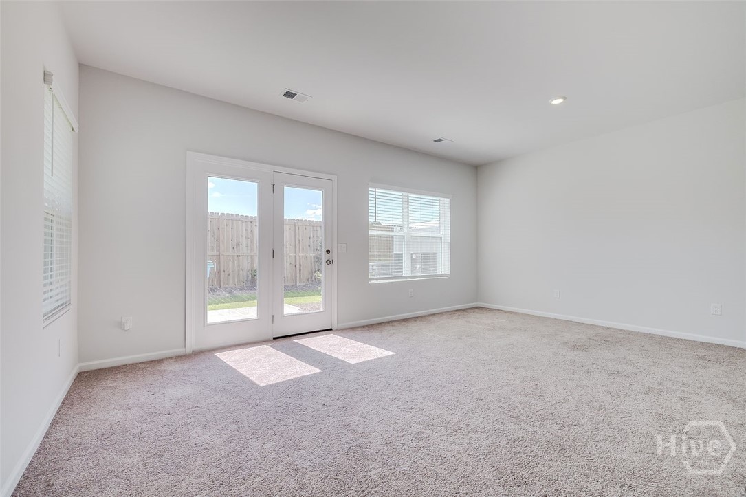 9 Towne Park Court Property Photo 7