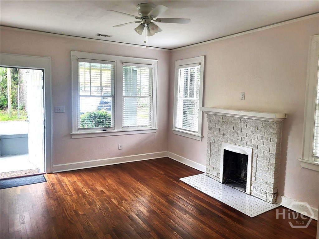 1410 E 41st Street Property Photo 3