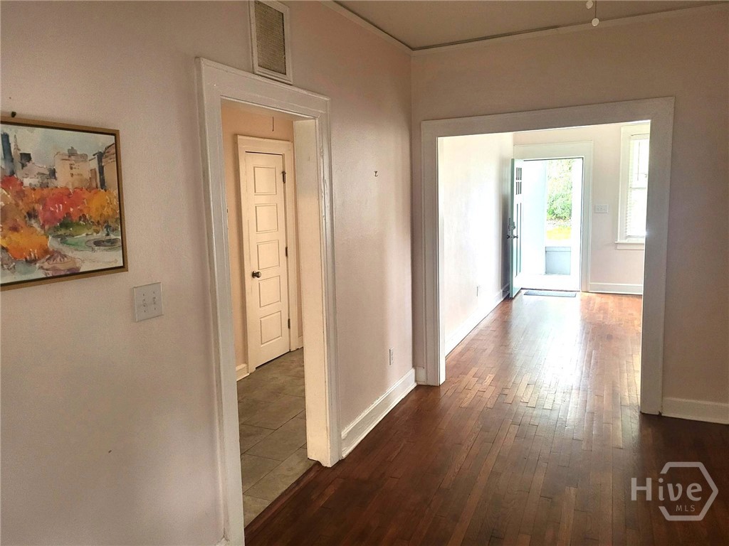 1410 E 41st Street Property Photo 5