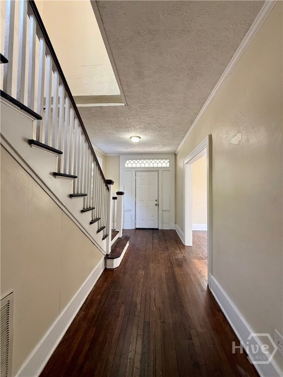 627 W 39th Street Property Photo 2