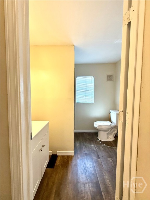 627 W 39th Street Property Photo 9