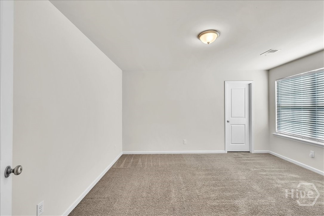 97 Gracyn Lane Ne Property Photo 33