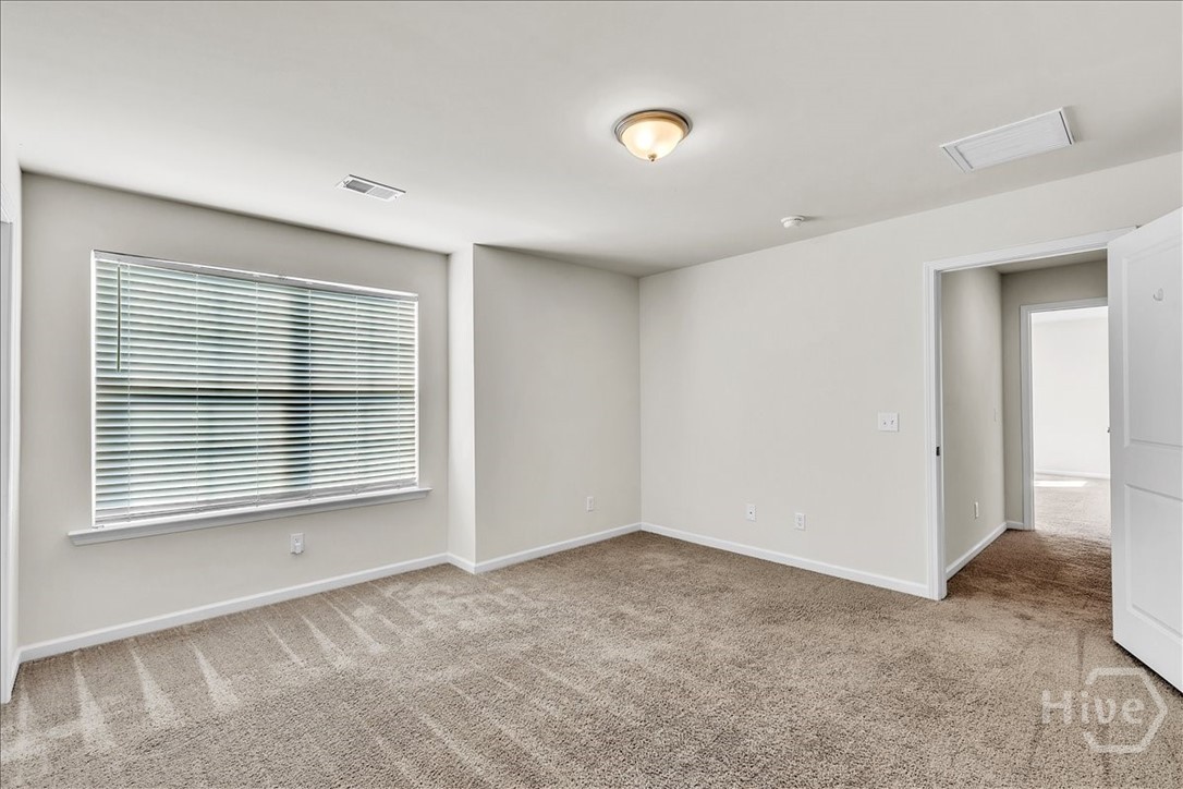97 Gracyn Lane Ne Property Photo 35