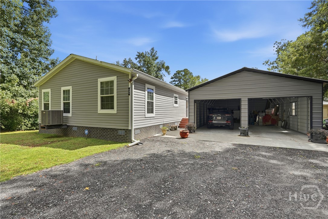 454 Pine Avenue Property Photo 1