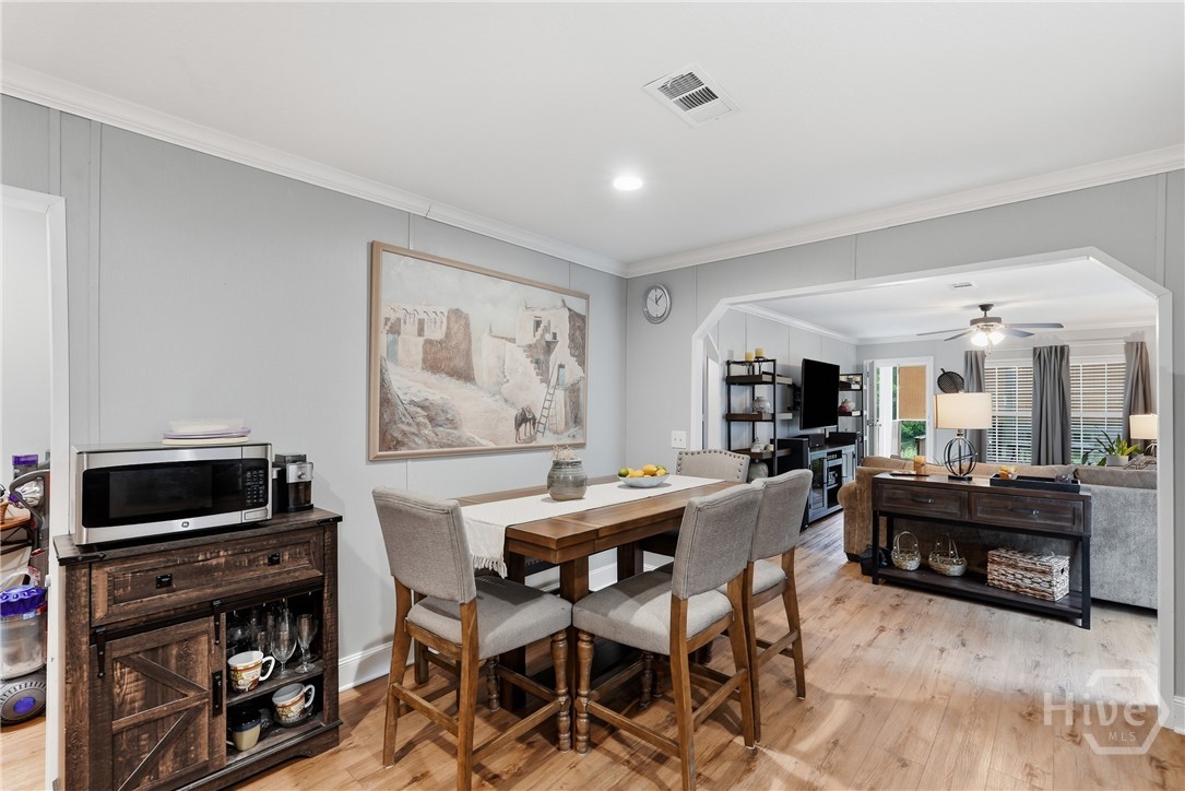 454 Pine Avenue Property Photo 3