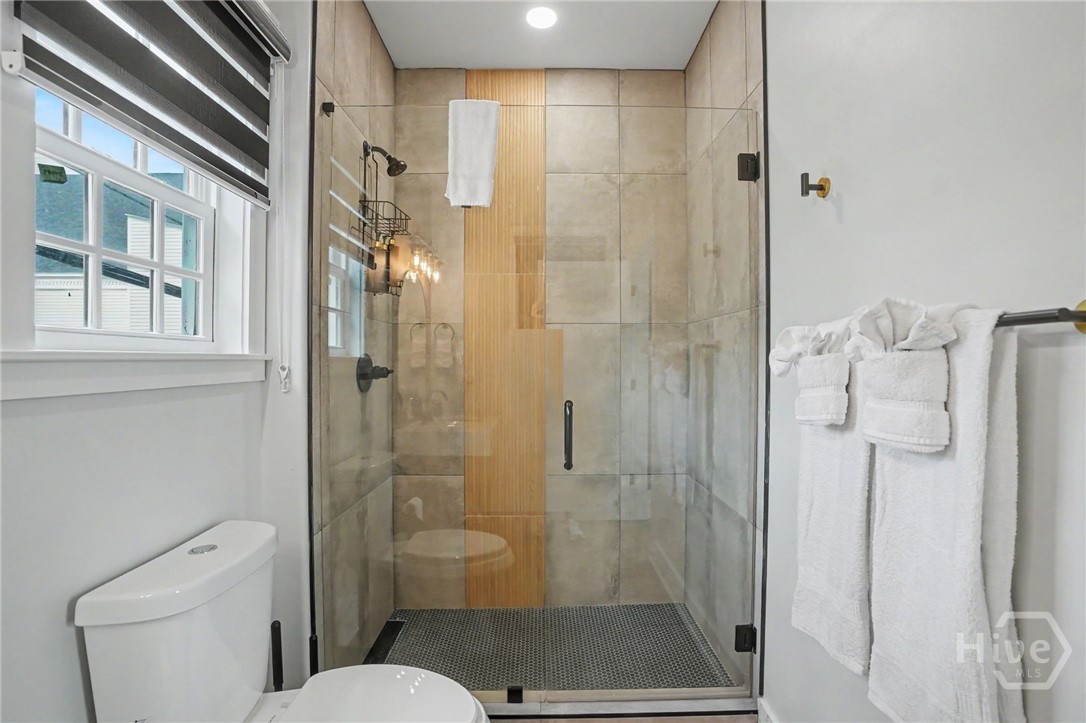 116 E Henry Street Property Photo 39