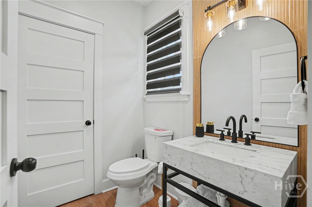 116 E Henry Street Property Photo 41