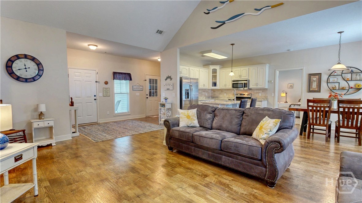 124 Sugarland Boulevard Property Photo 4