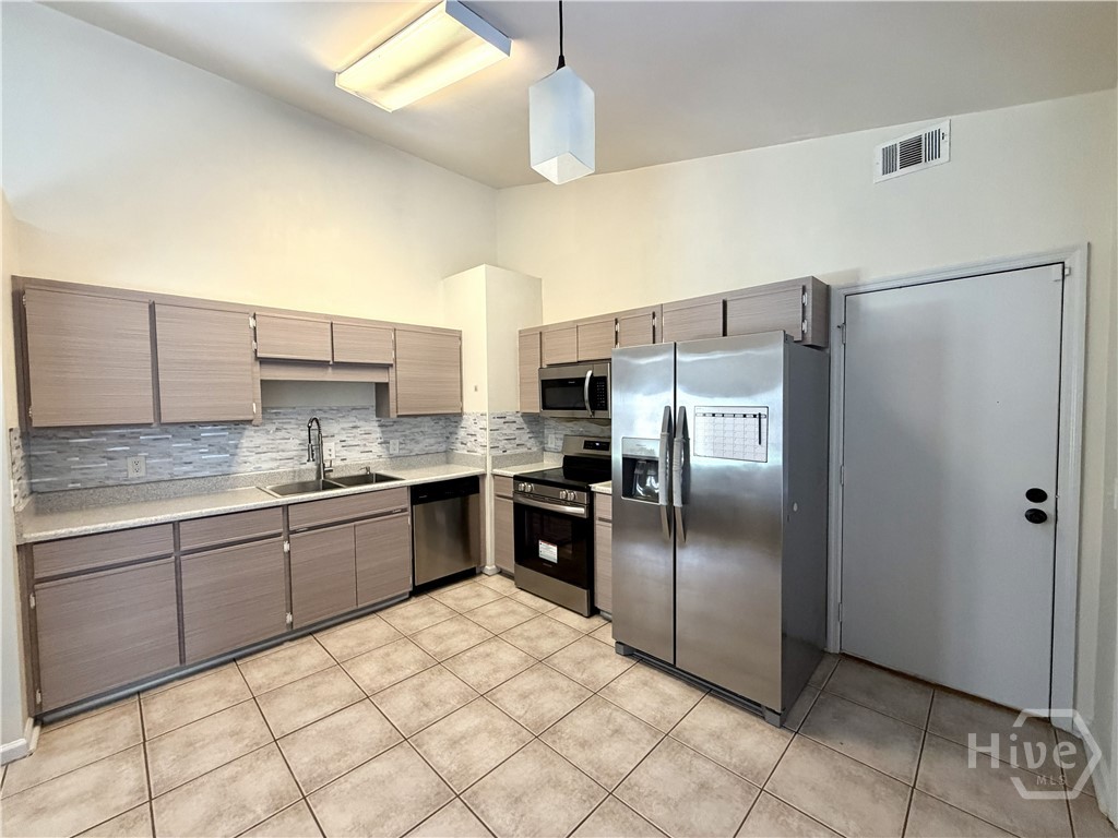 212 Finn Circle Property Photo 2