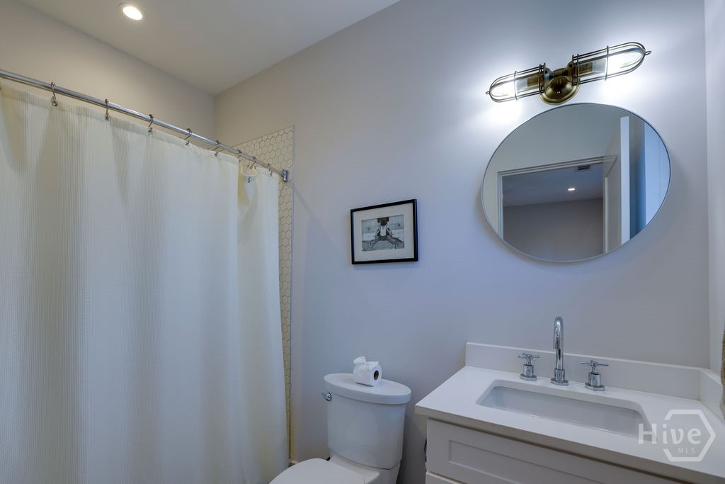 714 E Victory Drive Property Photo 45