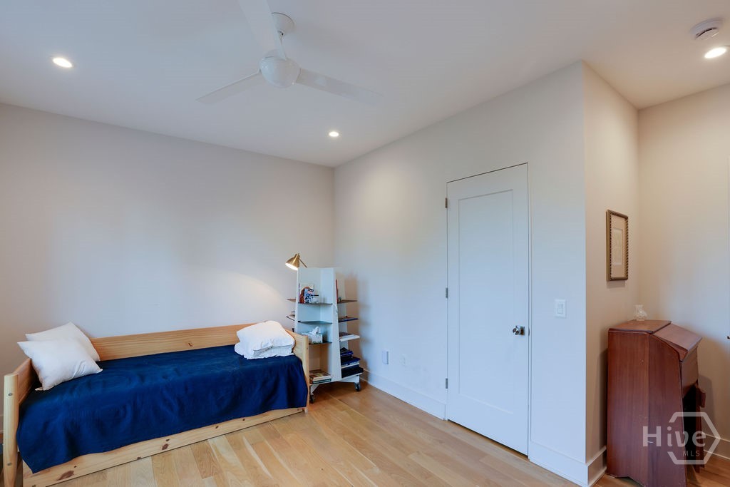 714 E Victory Drive Property Photo 47