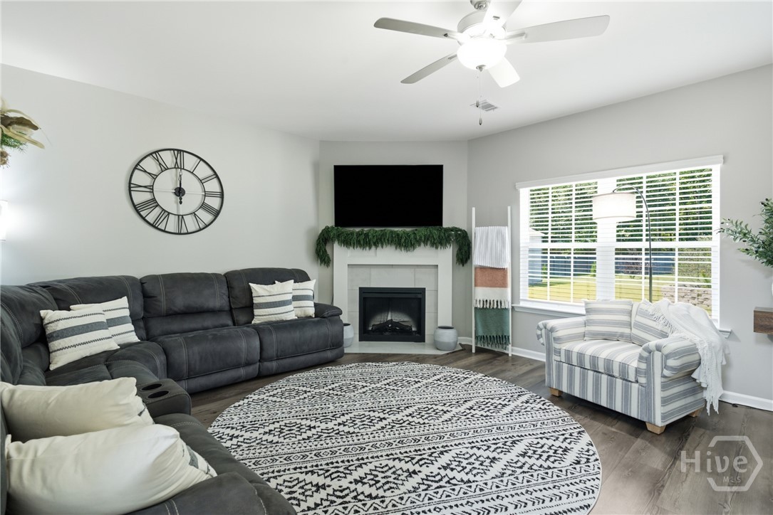 157 Halcyon Way Ne Property Photo 6