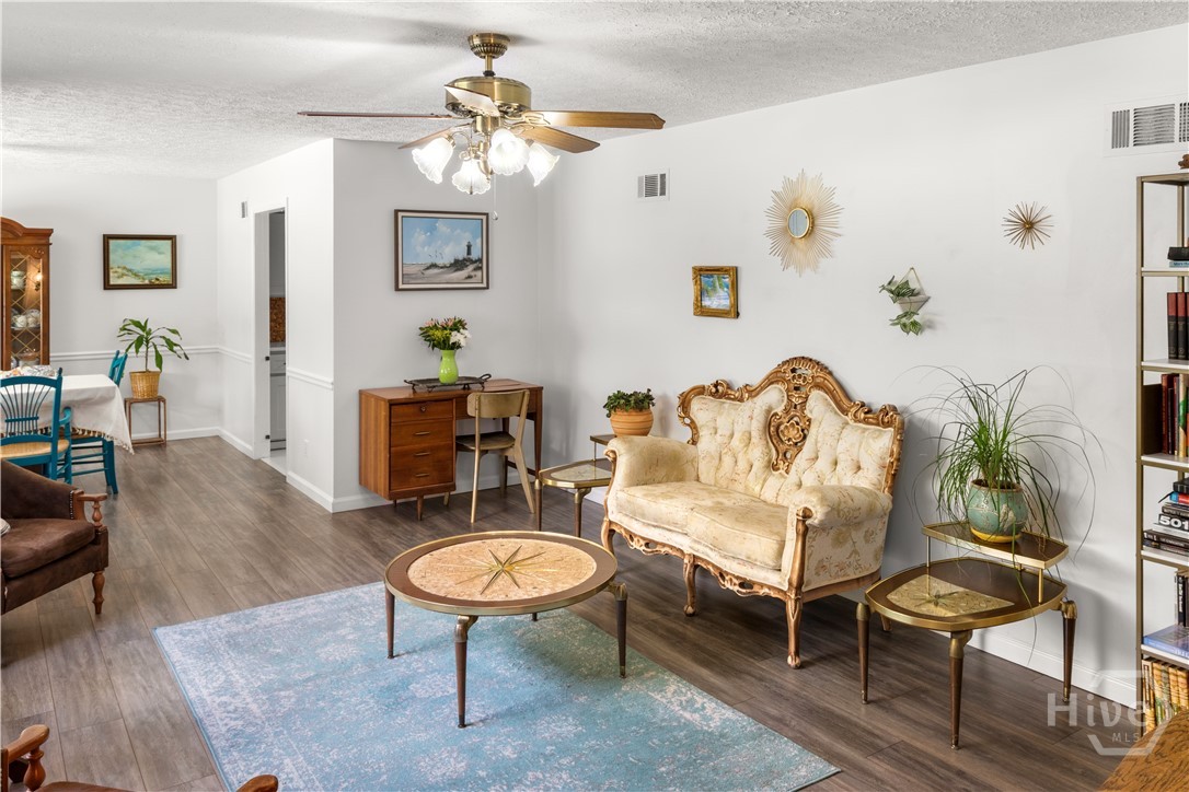13006 Largo Drive Property Photo 8