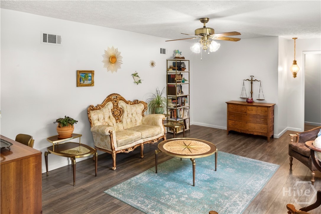 13006 Largo Drive Property Photo 9