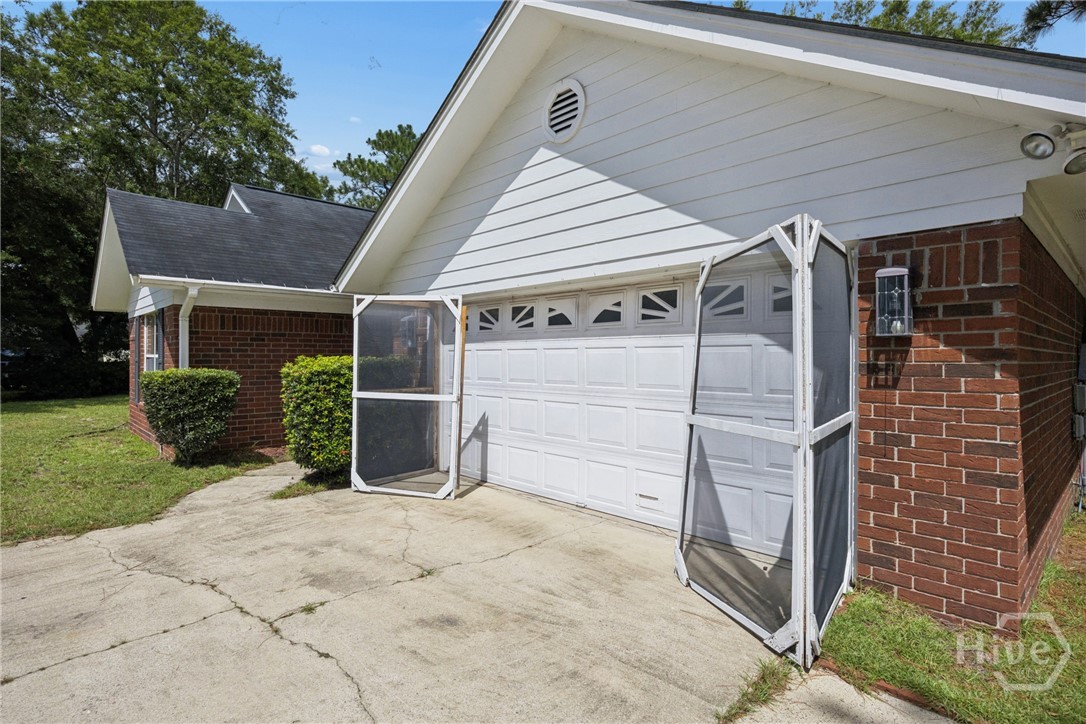 940 Hunters Run Road Property Photo 2