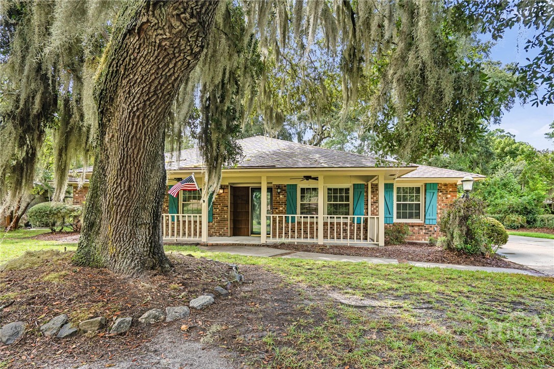2421 Dolphin Drive Property Photo 1