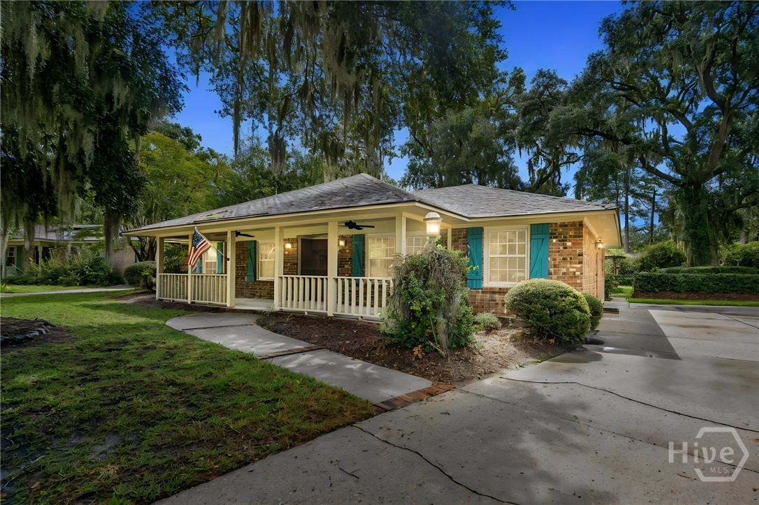 2421 Dolphin Drive Property Photo 1
