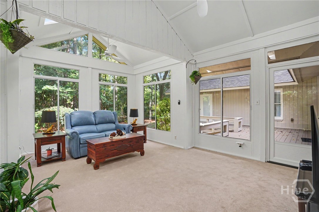 4 Willoughby Lane Property Photo 17