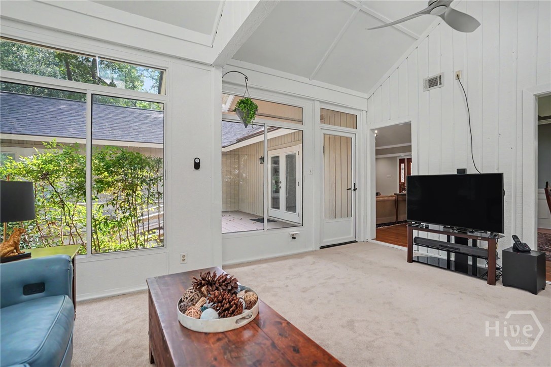 4 Willoughby Lane Property Photo 18