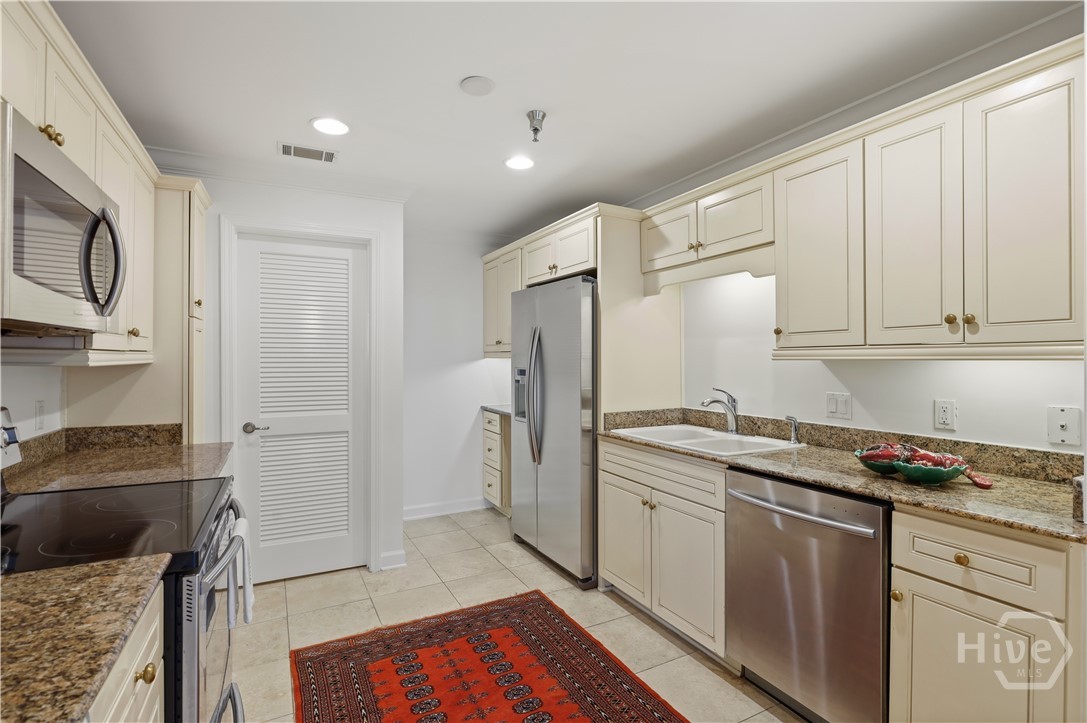 700 Wilmington Island Road 102 Property Photo 12