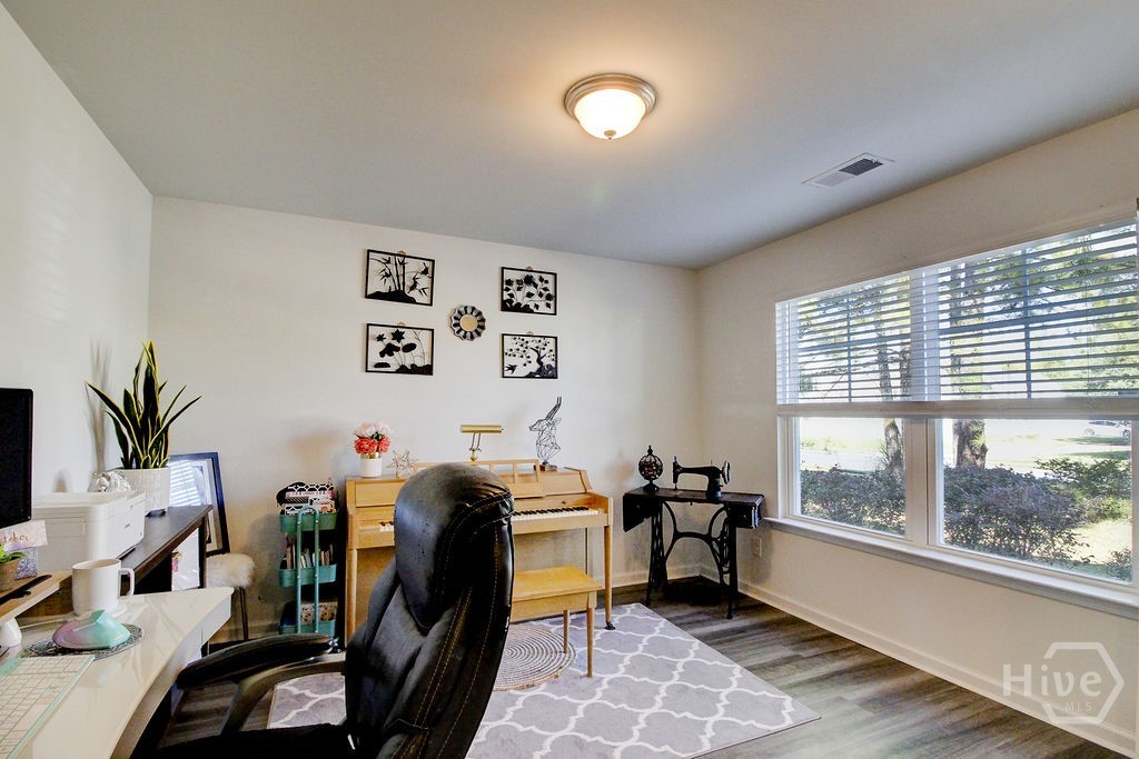 8 Hawkhorn Court Property Photo 5