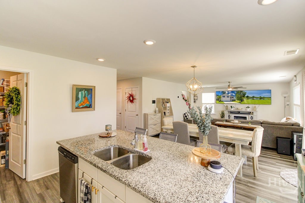 8 Hawkhorn Court Property Photo 13
