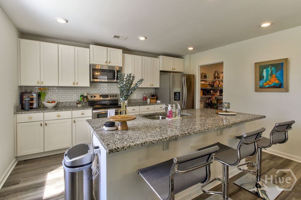 8 Hawkhorn Court Property Photo 17