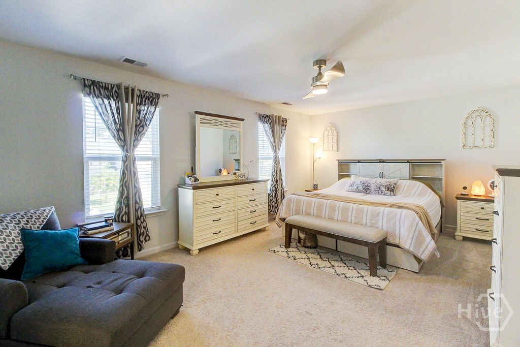 8 Hawkhorn Court Property Photo 27