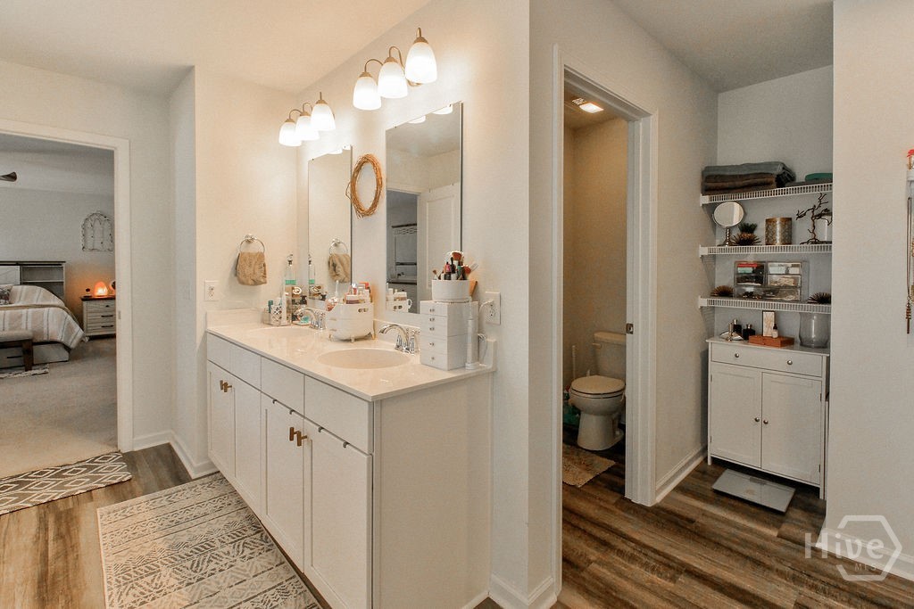 8 Hawkhorn Court Property Photo 36
