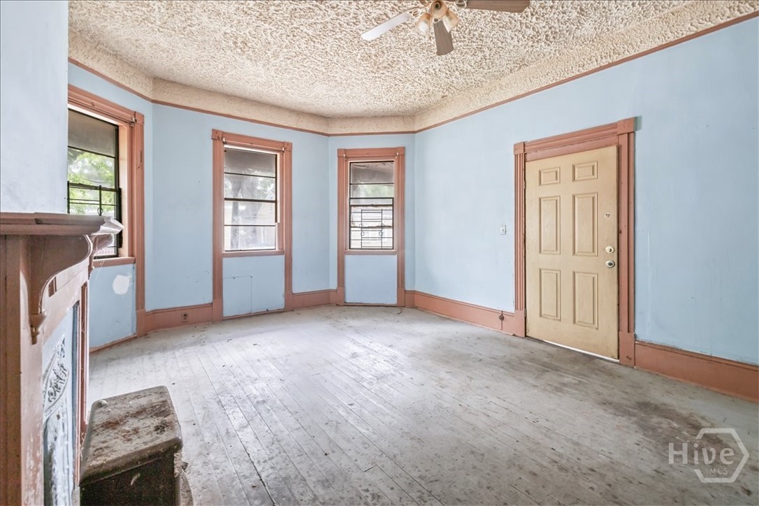 108 W 32nd Street Property Photo 5