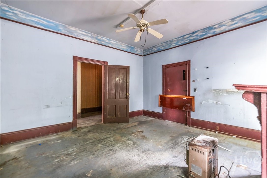 108 W 32nd Street Property Photo 8