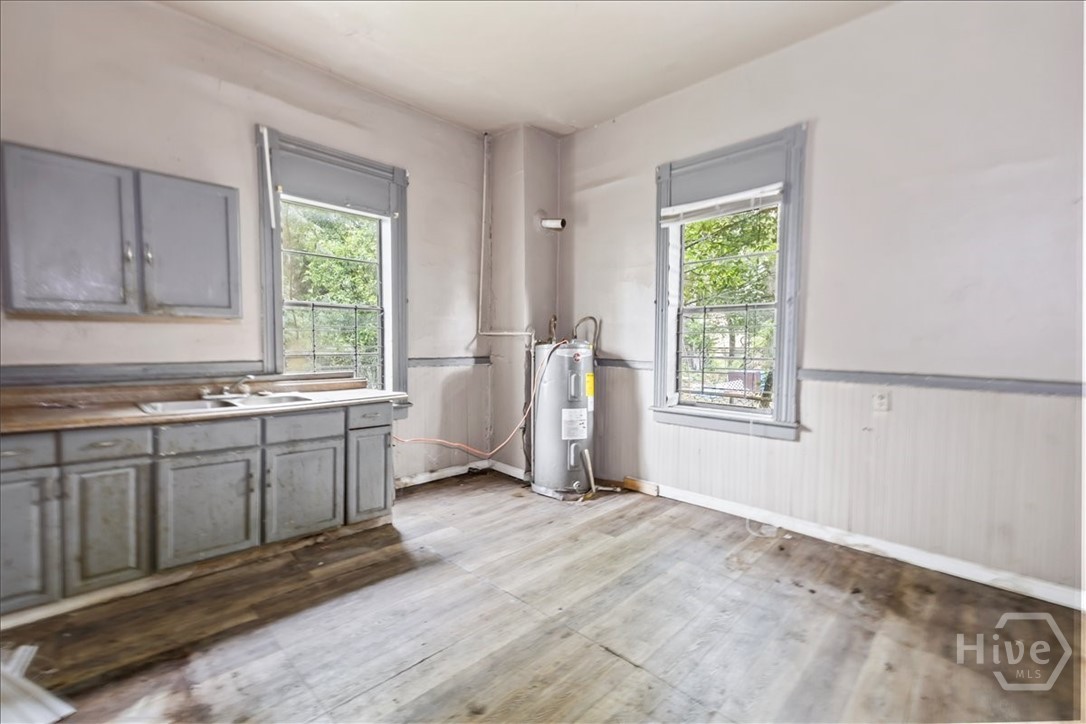 108 W 32nd Street Property Photo 9