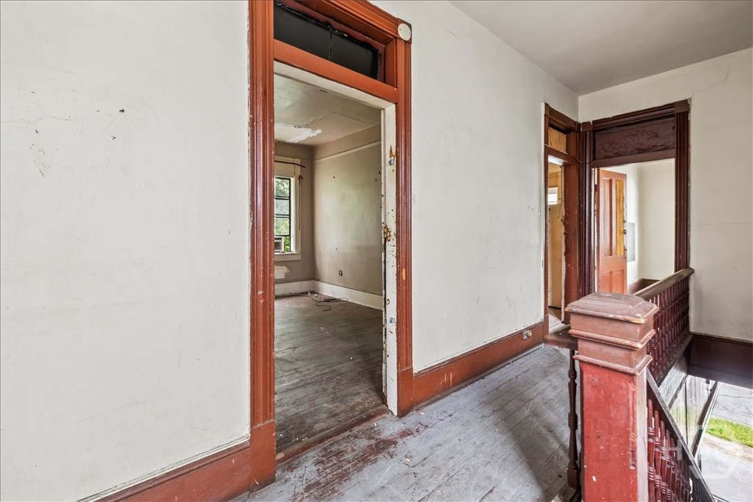 108 W 32nd Street Property Photo 14