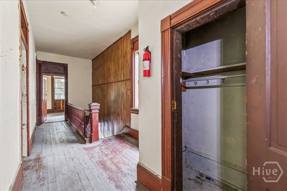 108 W 32nd Street Property Photo 15