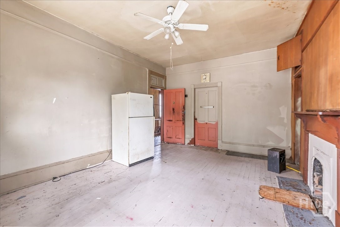 108 W 32nd Street Property Photo 17