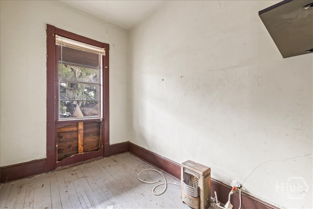 108 W 32nd Street Property Photo 21