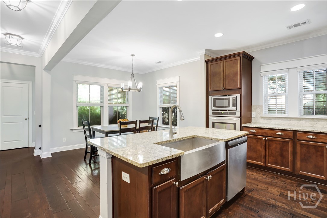 205 Ridgewood Park Drive N Property Photo 17